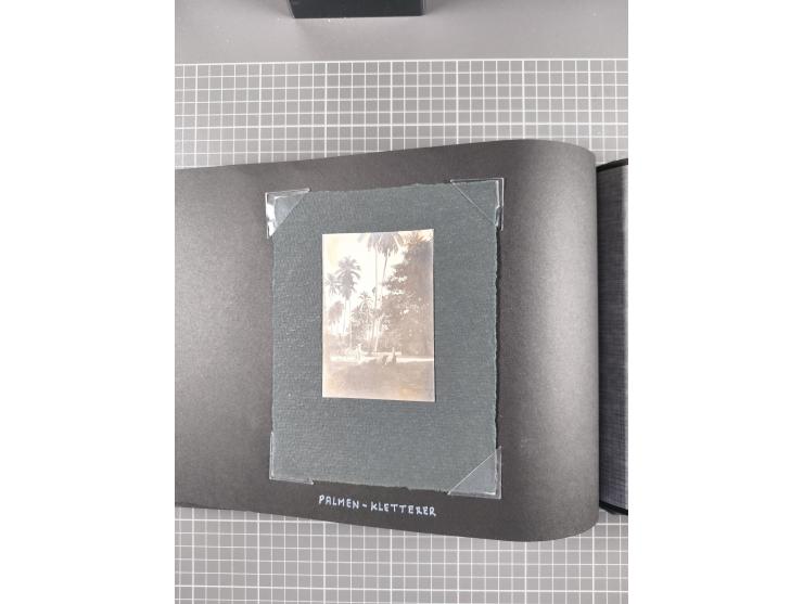 1887/1920, drei Fotoalben der Kaufmann-Familie Paul Devers aus DOA mit etlichen Original-Fotos und vielen Kopien, dabei u.a. 