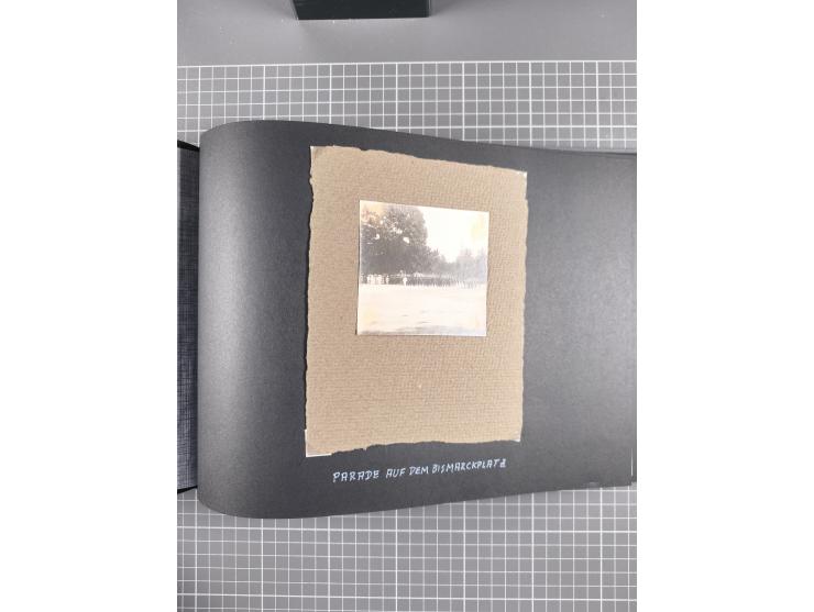 1887/1920, drei Fotoalben der Kaufmann-Familie Paul Devers aus DOA mit etlichen Original-Fotos und vielen Kopien, dabei u.a. 