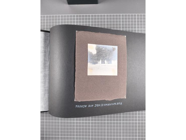 1887/1920, drei Fotoalben der Kaufmann-Familie Paul Devers aus DOA mit etlichen Original-Fotos und vielen Kopien, dabei u.a. 