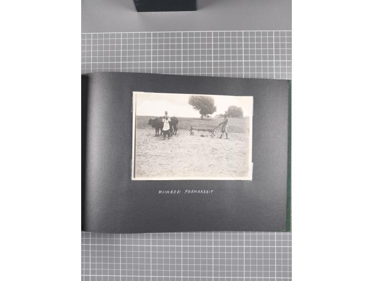 1887/1920, drei Fotoalben der Kaufmann-Familie Paul Devers aus DOA mit etlichen Original-Fotos und vielen Kopien, dabei u.a. 