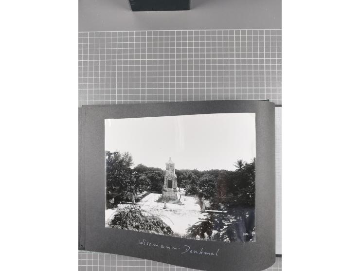 1887/1920, drei Fotoalben der Kaufmann-Familie Paul Devers aus DOA mit etlichen Original-Fotos und vielen Kopien, dabei u.a. 