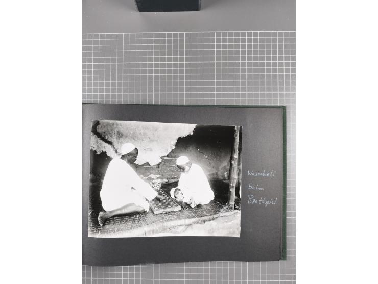 1887/1920, drei Fotoalben der Kaufmann-Familie Paul Devers aus DOA mit etlichen Original-Fotos und vielen Kopien, dabei u.a. 