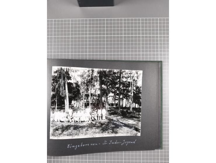 1887/1920, drei Fotoalben der Kaufmann-Familie Paul Devers aus DOA mit etlichen Original-Fotos und vielen Kopien, dabei u.a. 