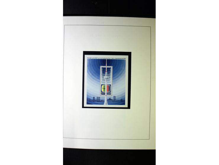 1945/90, postfrische und etwas gestempelte Sammlung mit FDC, dabei SBZ Mi.-Nr. Bl.1X, 4, 5X (2), 5Y (2), 5S, 6 (4), DDR Bl.7 