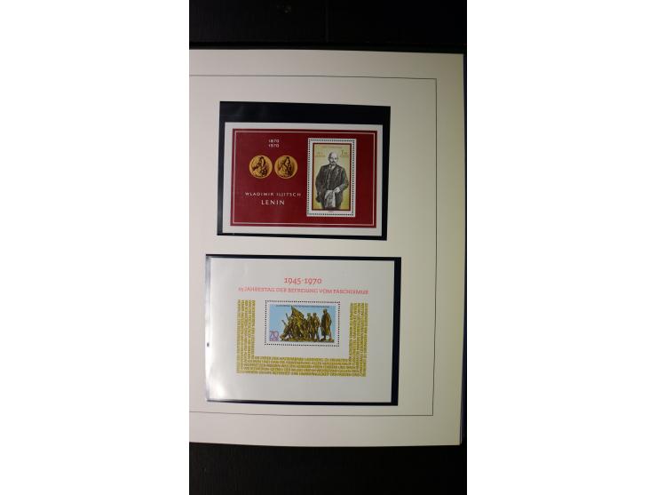 1945/90, postfrische und etwas gestempelte Sammlung mit FDC, dabei SBZ Mi.-Nr. Bl.1X, 4, 5X (2), 5Y (2), 5S, 6 (4), DDR Bl.7 