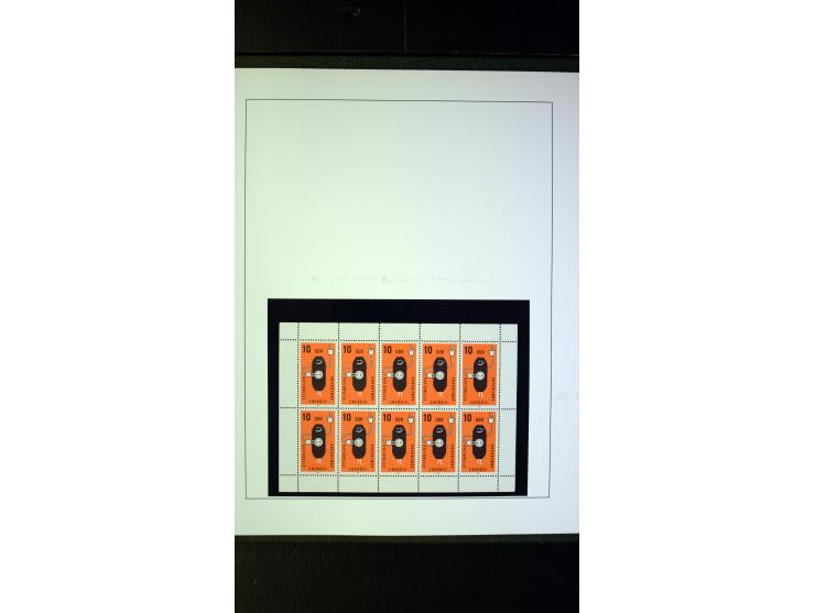 1945/90, postfrische und etwas gestempelte Sammlung mit FDC, dabei SBZ Mi.-Nr. Bl.1X, 4, 5X (2), 5Y (2), 5S, 6 (4), DDR Bl.7 