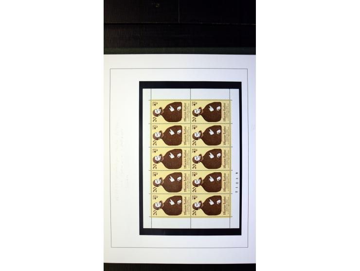 1945/90, postfrische und etwas gestempelte Sammlung mit FDC, dabei SBZ Mi.-Nr. Bl.1X, 4, 5X (2), 5Y (2), 5S, 6 (4), DDR Bl.7 