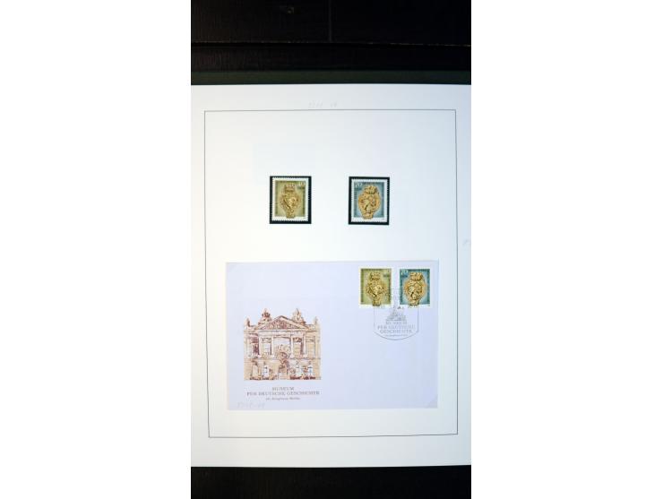 1945/90, postfrische und etwas gestempelte Sammlung mit FDC, dabei SBZ Mi.-Nr. Bl.1X, 4, 5X (2), 5Y (2), 5S, 6 (4), DDR Bl.7 