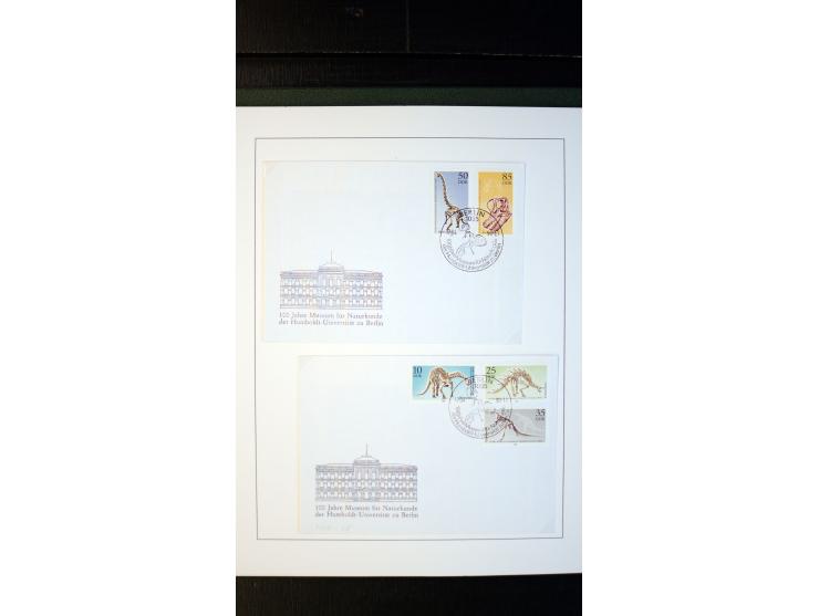 1945/90, postfrische und etwas gestempelte Sammlung mit FDC, dabei SBZ Mi.-Nr. Bl.1X, 4, 5X (2), 5Y (2), 5S, 6 (4), DDR Bl.7 