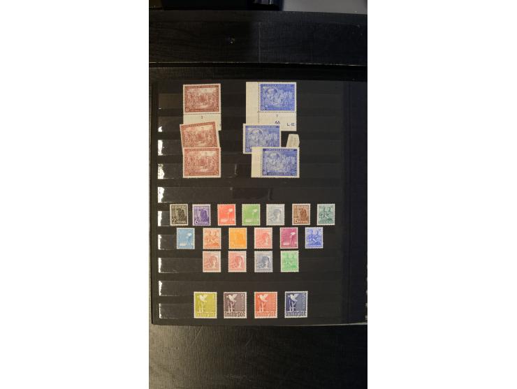 1946/48, postfrische, ungebrauchte und gestempelte Partie mit u.a. Mi.-Nr. 912Y, 918U, 918Y, 927U, 928U, 929U (Paar), 931Y, 9