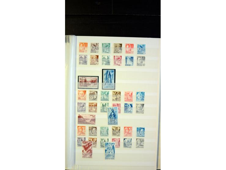 1945/49, postfrischer, ungebrauchter und gestempelter Bestand mit vielen guten Werten, Sätzen und Blocks, etliches sign. Schl