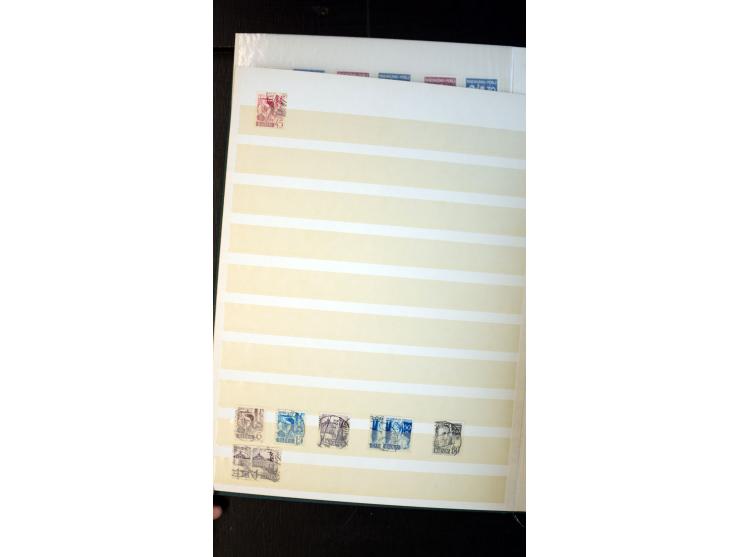 1945/49, postfrischer, ungebrauchter und gestempelter Bestand mit vielen guten Werten, Sätzen und Blocks, etliches sign. Schl