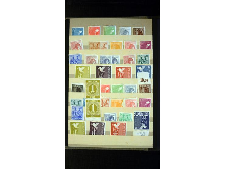 1945/49, postfrischer, ungebrauchter und gestempelter Bestand mit vielen guten Werten, Sätzen und Blocks, etliches sign. Schl