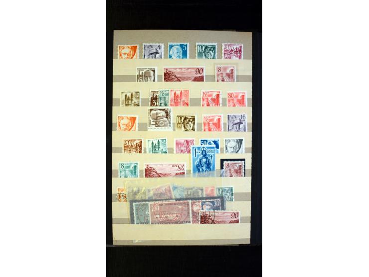1945/49, postfrischer, ungebrauchter und gestempelter Bestand mit vielen guten Werten, Sätzen und Blocks, etliches sign. Schl