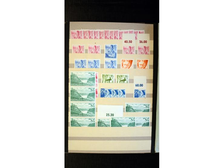 1945/49, postfrischer, ungebrauchter und gestempelter Bestand mit vielen guten Werten, Sätzen und Blocks, etliches sign. Schl