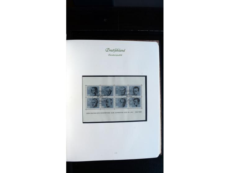 1948/65, gestempelte Sammlungen von Bund, Berlin, DDR und Saarland in zwei Vordruckalben, in den Hauptnummern bis auf Berlin 