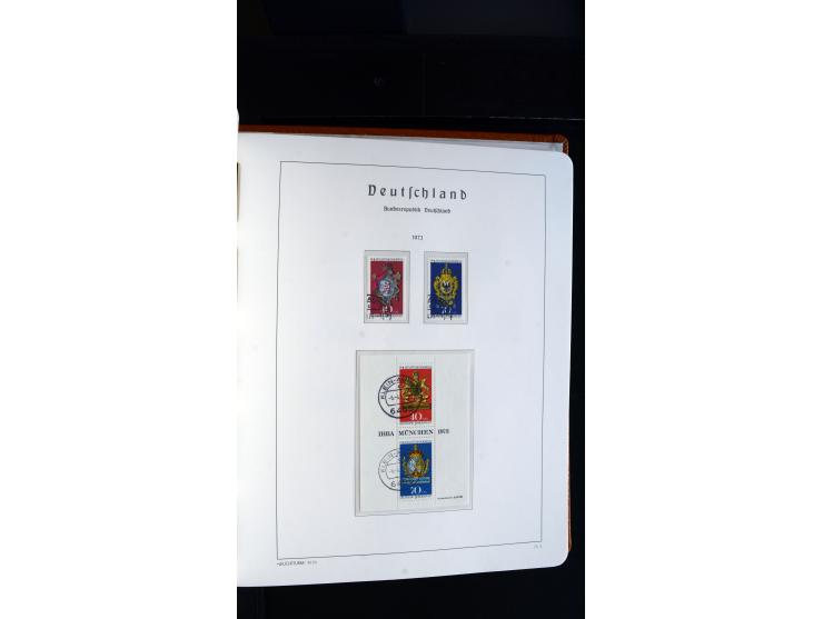 1949/78, postfrische kpl. Sammlung und gestempelte kpl. Sammlung in 2 Leuchtturm-Alben