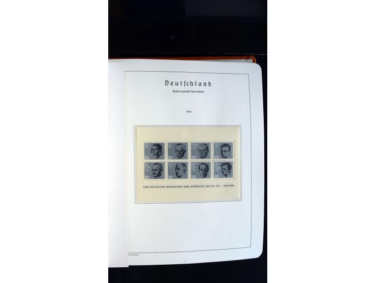 1949/78, postfrische kpl. Sammlung und gestempelte kpl. Sammlung in 2 Leuchtturm-Alben