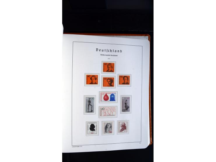 1949/78, postfrische kpl. Sammlung und gestempelte kpl. Sammlung in 2 Leuchtturm-Alben