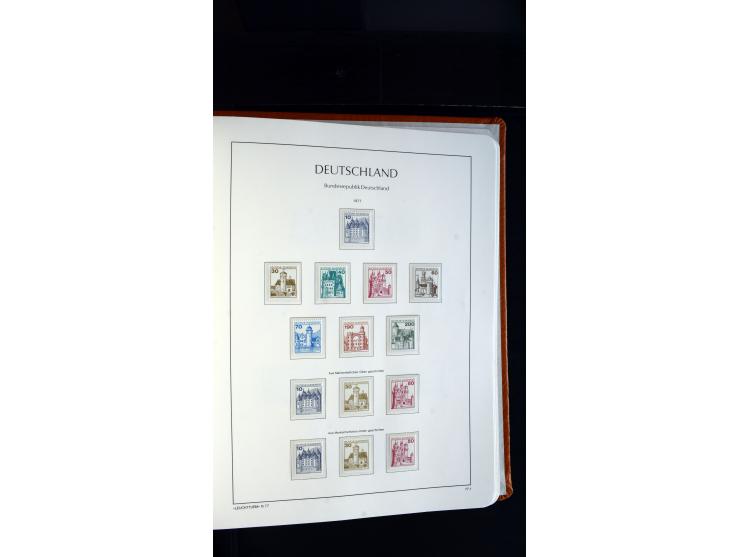1949/78, postfrische kpl. Sammlung und gestempelte kpl. Sammlung in 2 Leuchtturm-Alben
