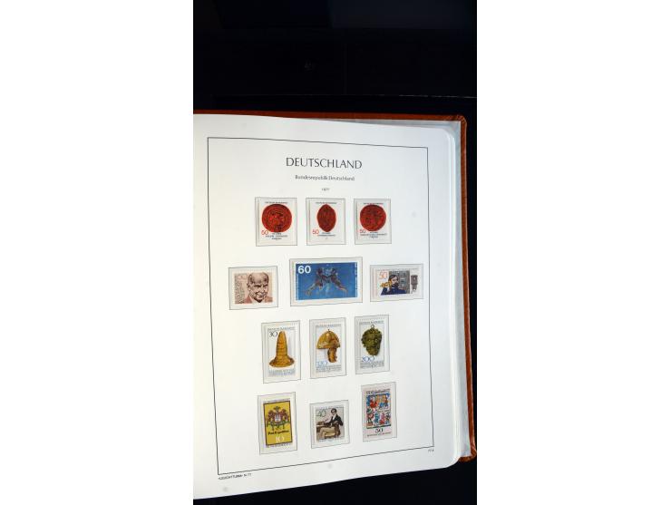 1949/78, postfrische kpl. Sammlung und gestempelte kpl. Sammlung in 2 Leuchtturm-Alben