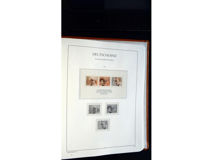 1949/78, postfrische kpl. Sammlung und gestempelte kpl. Sammlung in 2 Leuchtturm-Alben