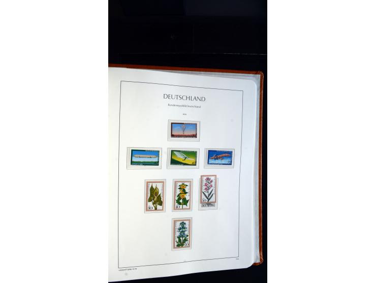 1949/78, postfrische kpl. Sammlung und gestempelte kpl. Sammlung in 2 Leuchtturm-Alben