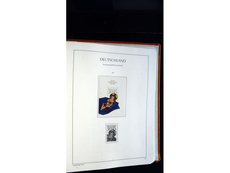 1949/78, postfrische kpl. Sammlung und gestempelte kpl. Sammlung in 2 Leuchtturm-Alben