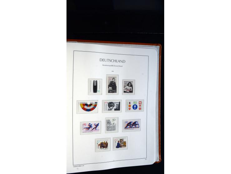 1949/78, postfrische kpl. Sammlung und gestempelte kpl. Sammlung in 2 Leuchtturm-Alben