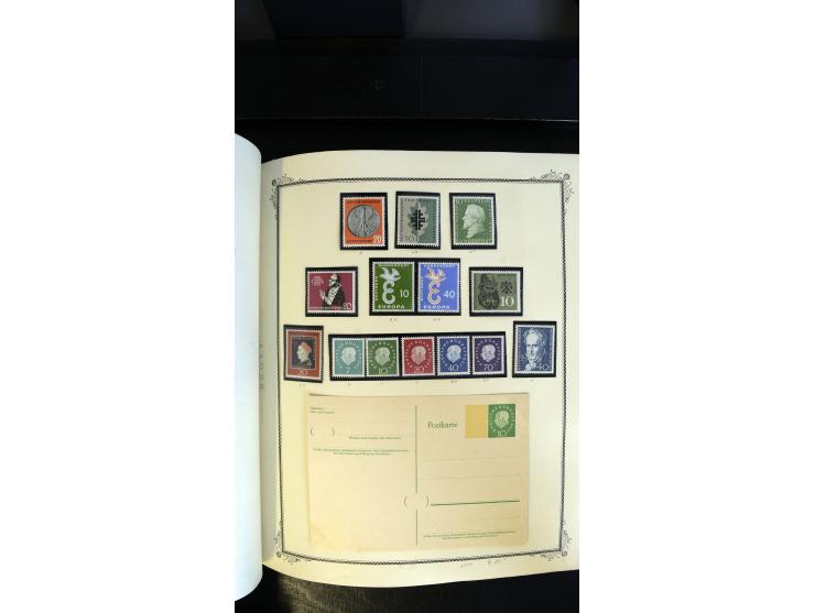 1945/2003(ca.), ungebrauchte/postfrische und gestempelte Sammlung mit einigen Briefen dabei gute frühe Ausgaben Bund/Berlin u