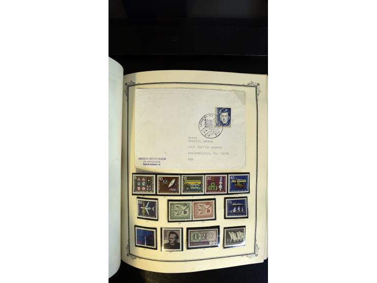 1945/2003(ca.), ungebrauchte/postfrische und gestempelte Sammlung mit einigen Briefen dabei gute frühe Ausgaben Bund/Berlin u