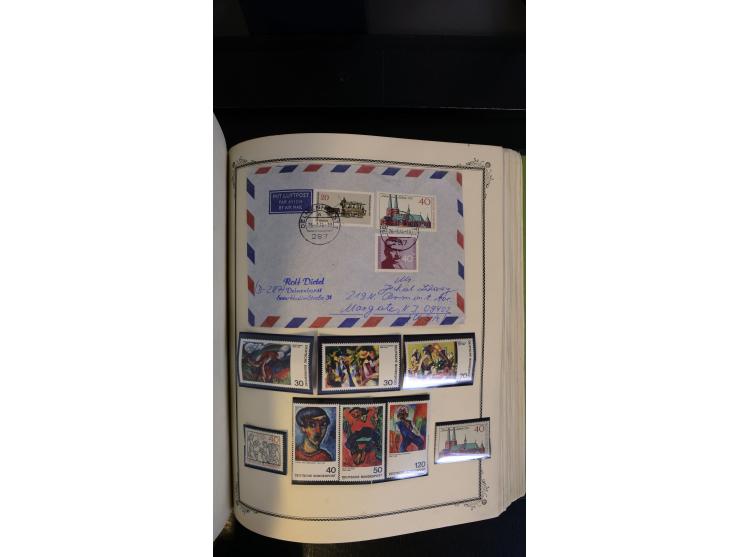 1945/2003(ca.), ungebrauchte/postfrische und gestempelte Sammlung mit einigen Briefen dabei gute frühe Ausgaben Bund/Berlin u