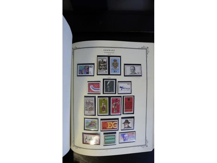 1945/2003(ca.), ungebrauchte/postfrische und gestempelte Sammlung mit einigen Briefen dabei gute frühe Ausgaben Bund/Berlin u