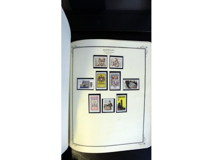 1945/2003(ca.), ungebrauchte/postfrische und gestempelte Sammlung mit einigen Briefen dabei gute frühe Ausgaben Bund/Berlin u