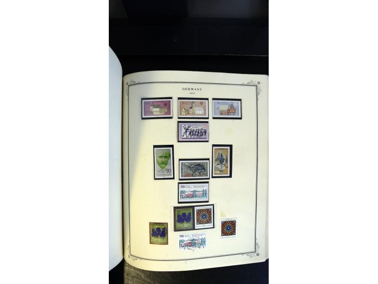 1945/2003(ca.), ungebrauchte/postfrische und gestempelte Sammlung mit einigen Briefen dabei gute frühe Ausgaben Bund/Berlin u