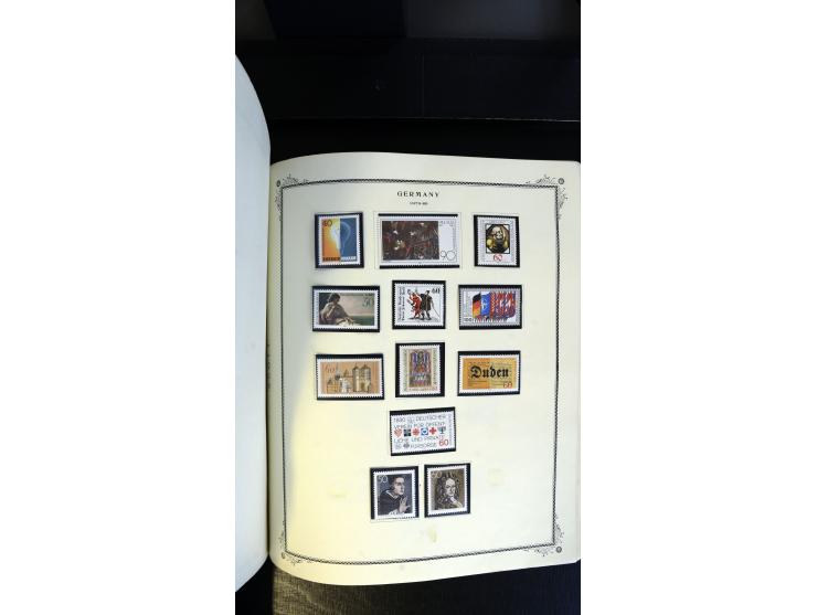 1945/2003(ca.), ungebrauchte/postfrische und gestempelte Sammlung mit einigen Briefen dabei gute frühe Ausgaben Bund/Berlin u