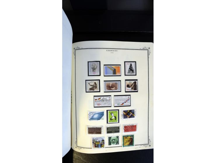 1945/2003(ca.), ungebrauchte/postfrische und gestempelte Sammlung mit einigen Briefen dabei gute frühe Ausgaben Bund/Berlin u