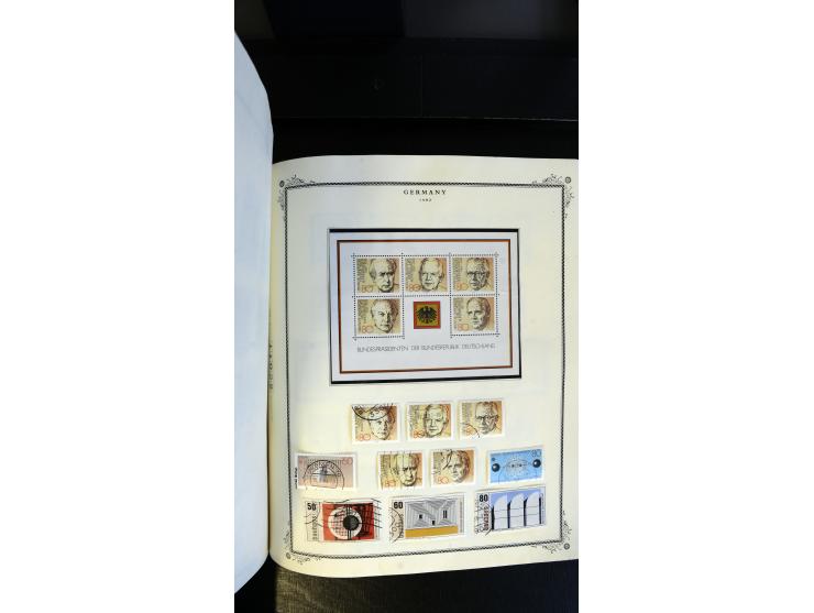 1945/2003(ca.), ungebrauchte/postfrische und gestempelte Sammlung mit einigen Briefen dabei gute frühe Ausgaben Bund/Berlin u