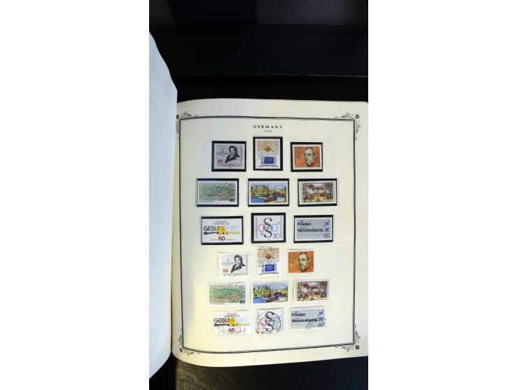 1945/2003(ca.), ungebrauchte/postfrische und gestempelte Sammlung mit einigen Briefen dabei gute frühe Ausgaben Bund/Berlin u