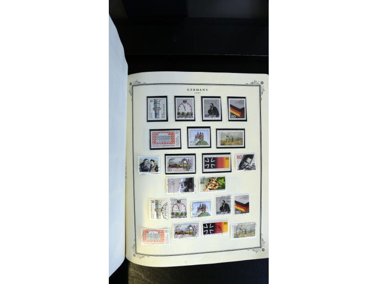 1945/2003(ca.), ungebrauchte/postfrische und gestempelte Sammlung mit einigen Briefen dabei gute frühe Ausgaben Bund/Berlin u