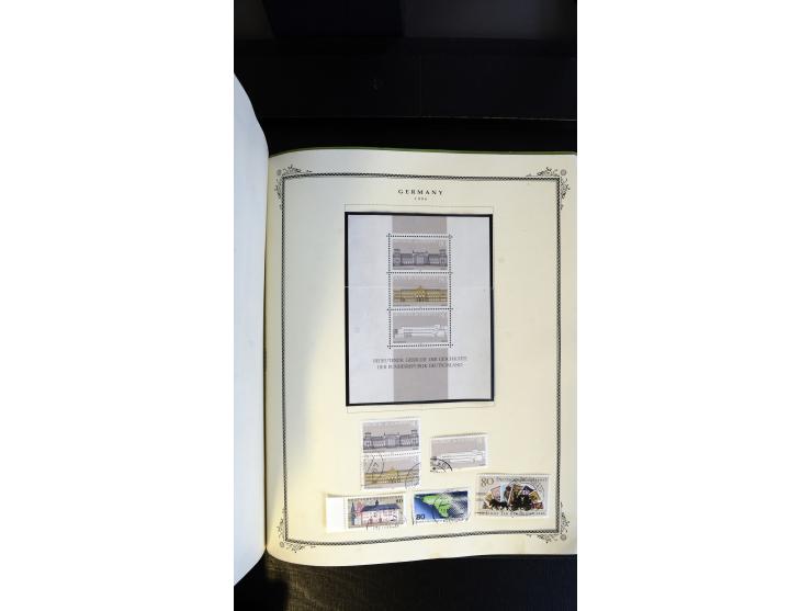 1945/2003(ca.), ungebrauchte/postfrische und gestempelte Sammlung mit einigen Briefen dabei gute frühe Ausgaben Bund/Berlin u