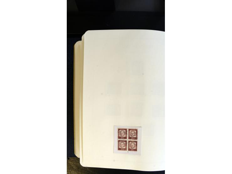 1945/2003(ca.), ungebrauchte/postfrische und gestempelte Sammlung mit einigen Briefen dabei gute frühe Ausgaben Bund/Berlin u