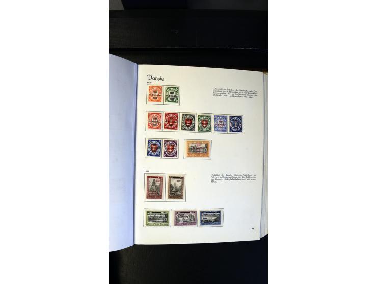 1920/35, ungebrauchte und gestempelte Sammlung mit vielen besseren Werten, dabei Danzig mit besseren Werten Kleiner Innendien