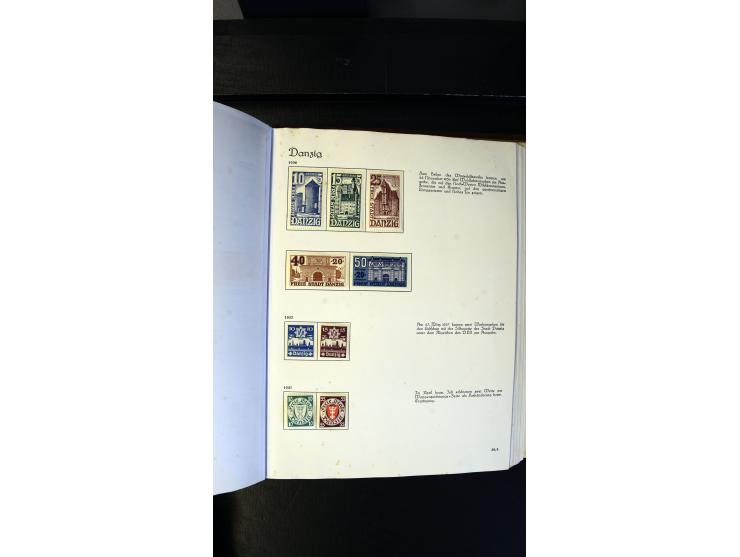 1920/35, ungebrauchte und gestempelte Sammlung mit vielen besseren Werten, dabei Danzig mit besseren Werten Kleiner Innendien