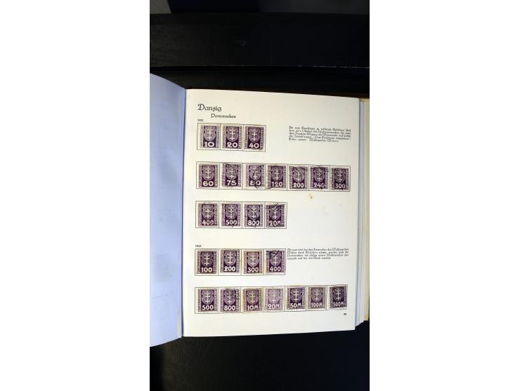1920/35, ungebrauchte und gestempelte Sammlung mit vielen besseren Werten, dabei Danzig mit besseren Werten Kleiner Innendien