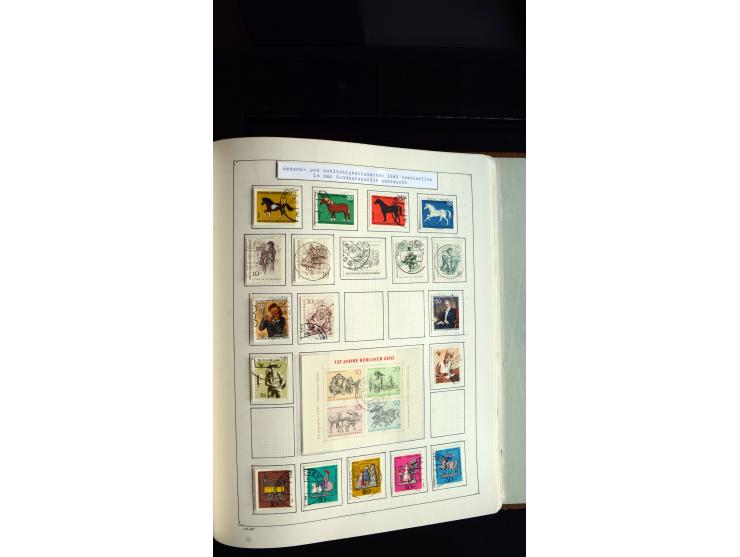 1948/68, sehr schöne gestempelte Sammlung, bis 5M. Schwarzaufdruck in den Hauptnummern augenscheinlich komplett, mit etlichen