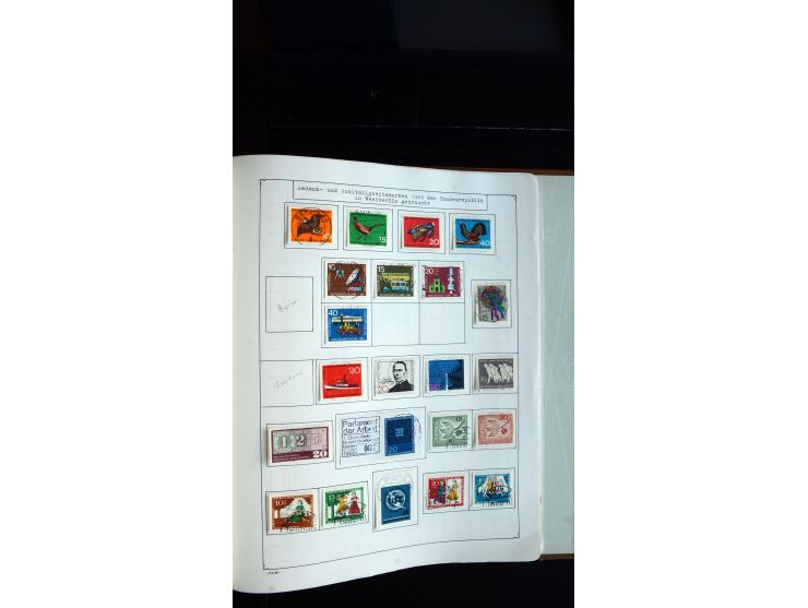 1948/68, sehr schöne gestempelte Sammlung, bis 5M. Schwarzaufdruck in den Hauptnummern augenscheinlich komplett, mit etlichen