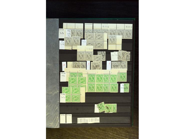 1945/46, kleine Spezial-Sammlung "AM-Post" mit Einheiten, Marken mit Bogenrändern inkl. Platten- und Bogenzählnummern und wei