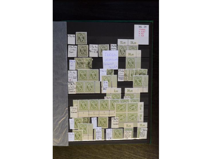 1945/46, kleine Spezial-Sammlung "AM-Post" mit Einheiten, Marken mit Bogenrändern inkl. Platten- und Bogenzählnummern und wei