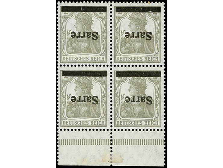 2 Pfg. Unterrandviererblock, postfrisch, die linke obere Marke zwei winzig flecke Zahnspitzen, sonst tadellos, eine seltene E